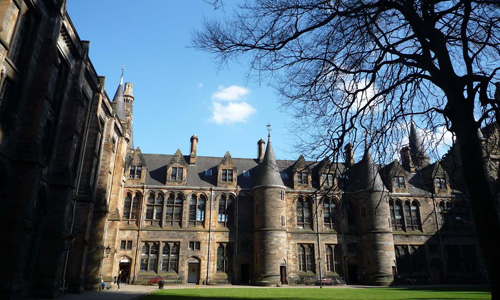 英國藝術大學